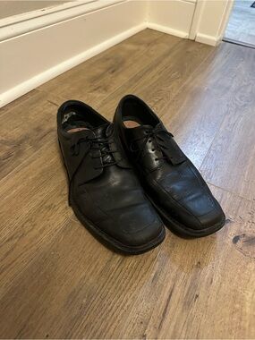 Bostonian Black Men's Lace-Up Oxfords
